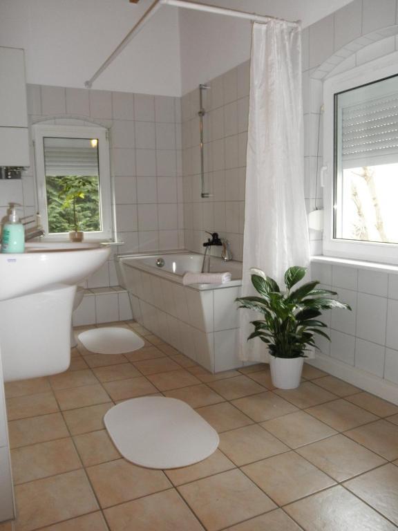 Apartment-Ferienwohnung Dresden-Briesnitz Exterior photo